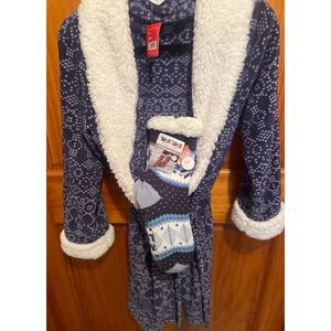 Robe & Muk Luk Socks Set Plush Sherpa Trim Cozy Warm Winter Blue S/M‎